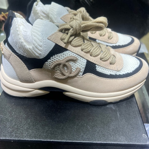 CHANEL Beige and Black Knit Sneakers - Picture 3 of 8